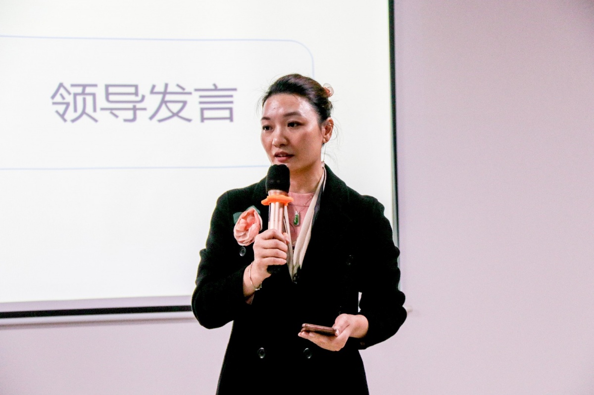 陳燕玲董事發(fā)言.jpg 陳燕玲董事發(fā)言.jpg